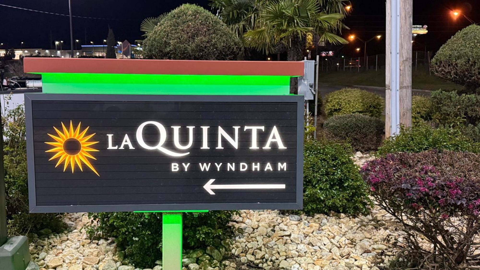 Готель La Quinta By Wyndham Форсайт Екстер'єр фото